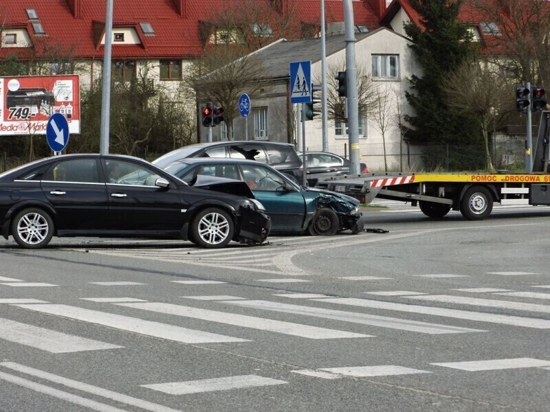 Zdjęcie 3: Kolizja na skrzyżowaniu ul. Słowackiego z aleją Concordii