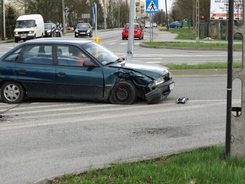 Zdjęcie 6: Kolizja na skrzyżowaniu ul. Słowackiego z aleją Concordii