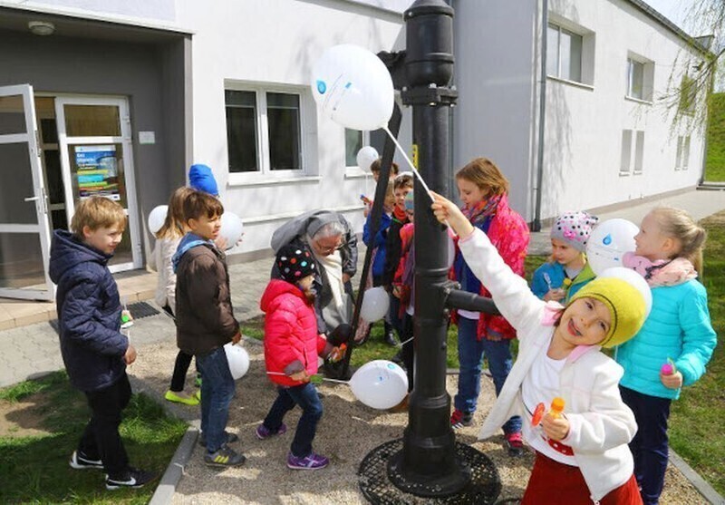 Zdjęcie 3: Mieszkańcy sprawdzali, jak działa Stacja Uzdatniania Wody