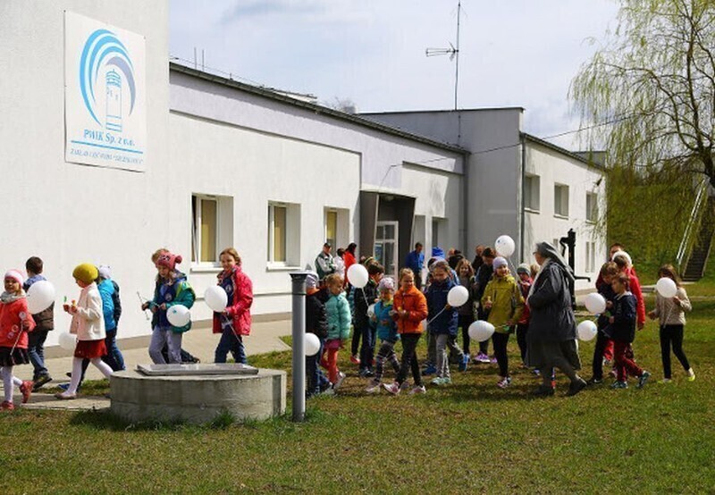 Zdjęcie 4: Mieszkańcy sprawdzali, jak działa Stacja Uzdatniania Wody