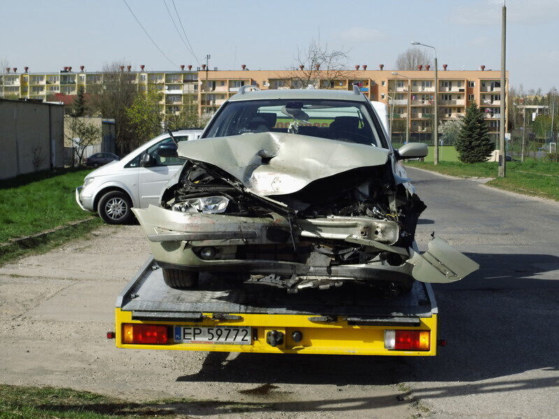 Podczas omijania doprowadził do czołowego zderzenia