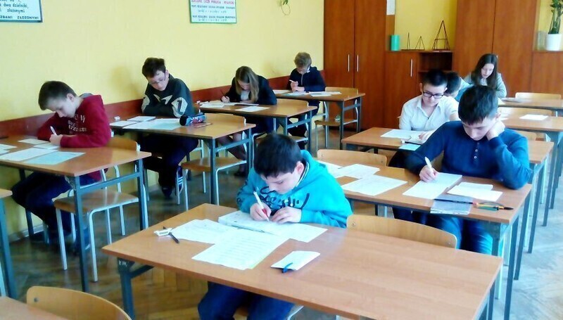 Zdjęcie 2: Tęgie głowy rozwiązywały zadania 