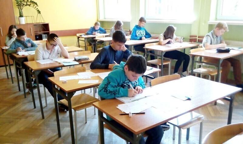 Zdjęcie 3: Tęgie głowy rozwiązywały zadania 