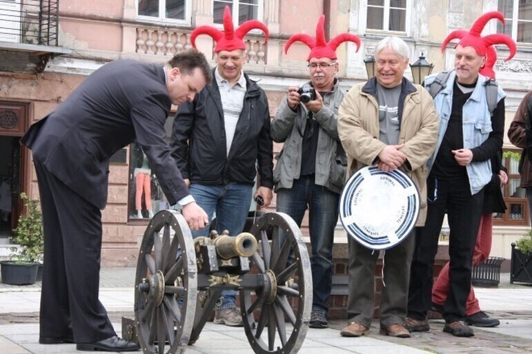 Najpierw będą strzelać potem rysować