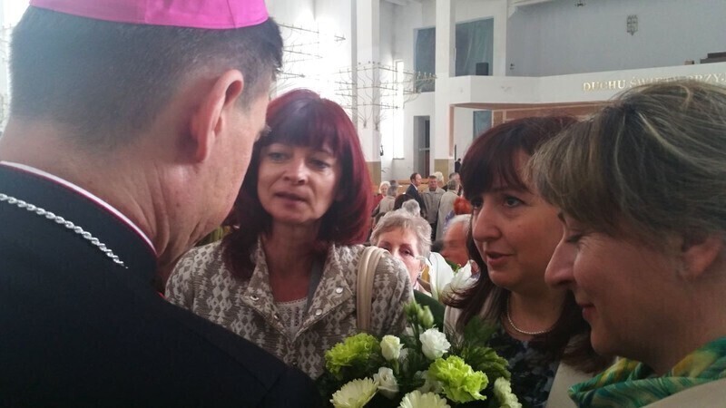 Zdjęcie 22: W kościele NSJ w Piotrkowie mszę odprawiał dziś biskup 