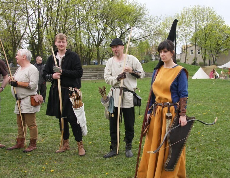 Zdjęcie 2: Festyn historyczny na boisku UJK 