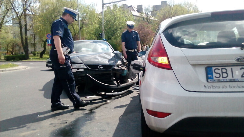 Zdjęcie 8: Kolejna kolizja na feralnym skrzyżowaniu