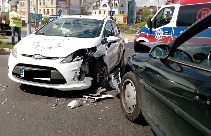 Zdjęcie 9: Kolejna kolizja na feralnym skrzyżowaniu