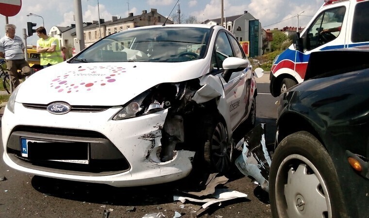 Zdjęcie 10: Kolejna kolizja na feralnym skrzyżowaniu