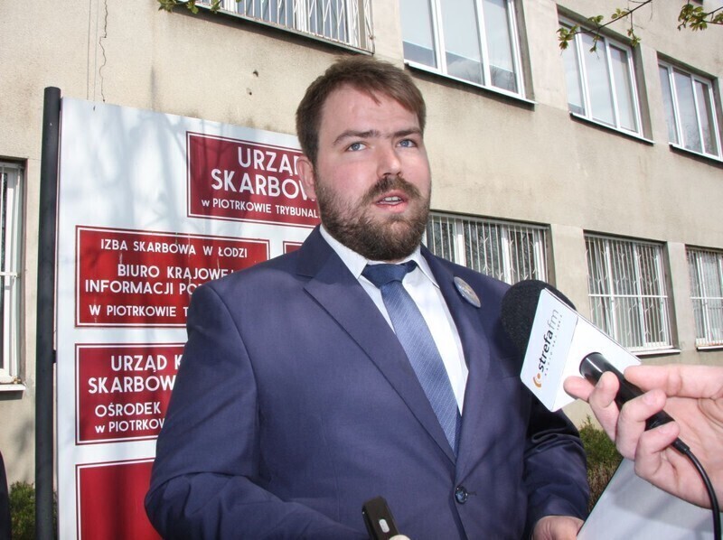 Zdjęcie 3: PalPITacja przed Urzędem Skarbowym w Piotrkowie 