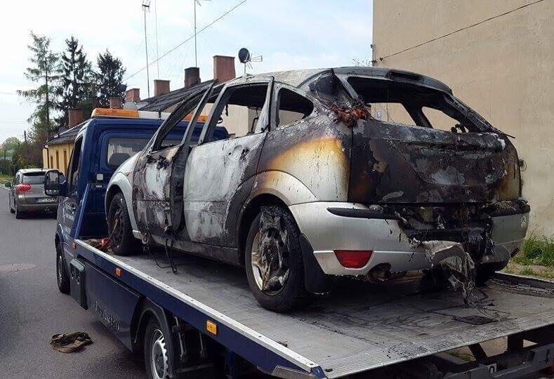 Zdjęcie 8: Błyskawiczna akcja gaszenia focusa 