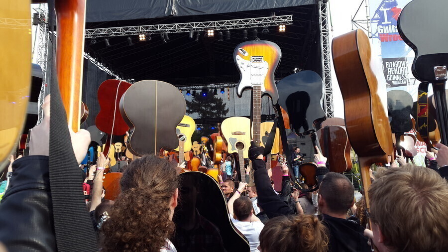 Piotrkowianie w największej gitarowej orkiestrze świata