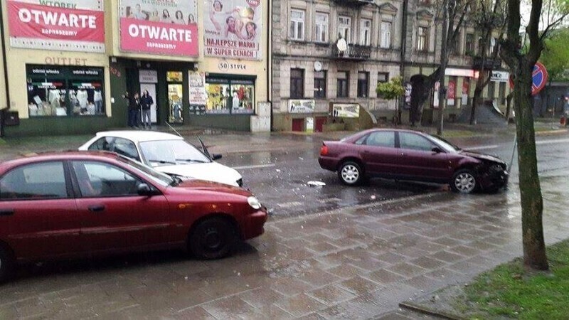 Zdjęcie 6: Kolizja w centrum Piotrkowa