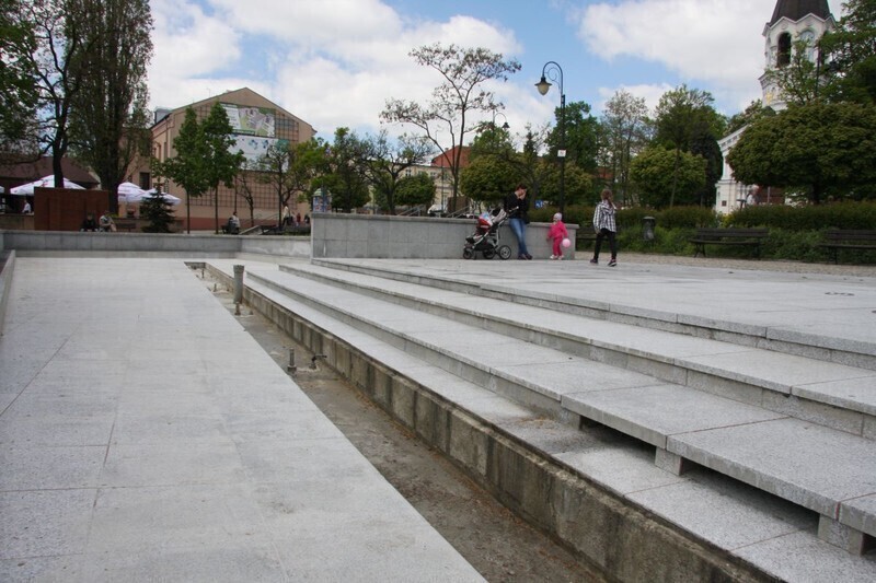 Zdjęcie 5: Piotrkowianie, zepsuliście fontannę! 