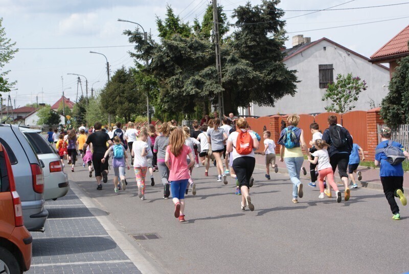 Zdjęcie 9: Wolbórz: Pobiegło ponad 200 osób