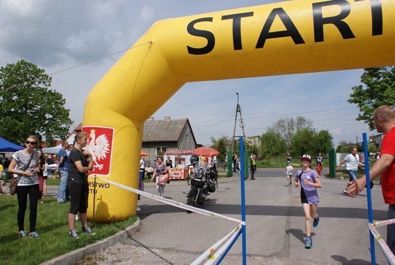 Zdjęcie 12: Wolbórz: Pobiegło ponad 200 osób