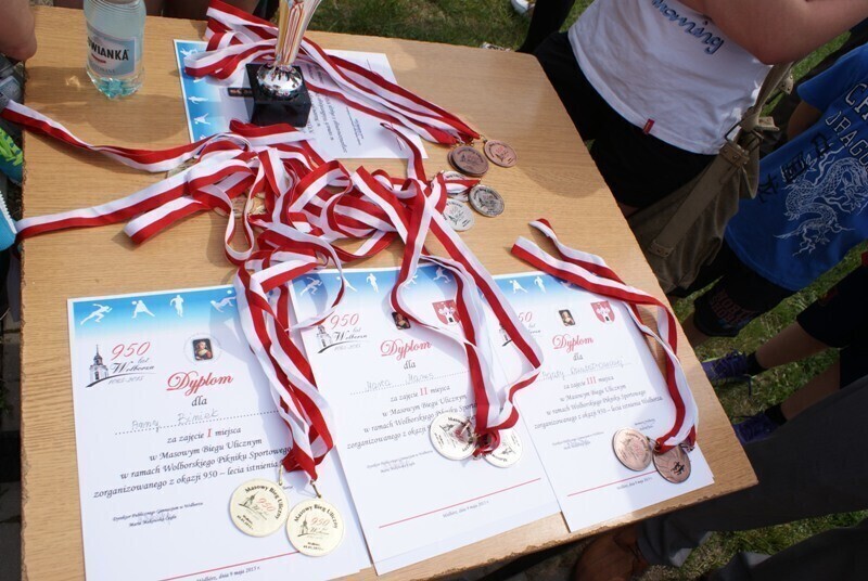 Zdjęcie 14: Wolbórz: Pobiegło ponad 200 osób