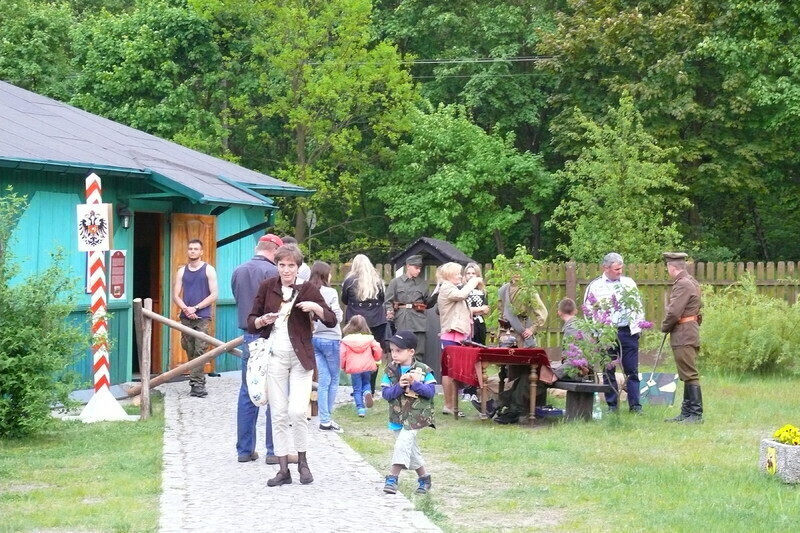 Zdjęcie 2: Noc w Grotach i Skansenie