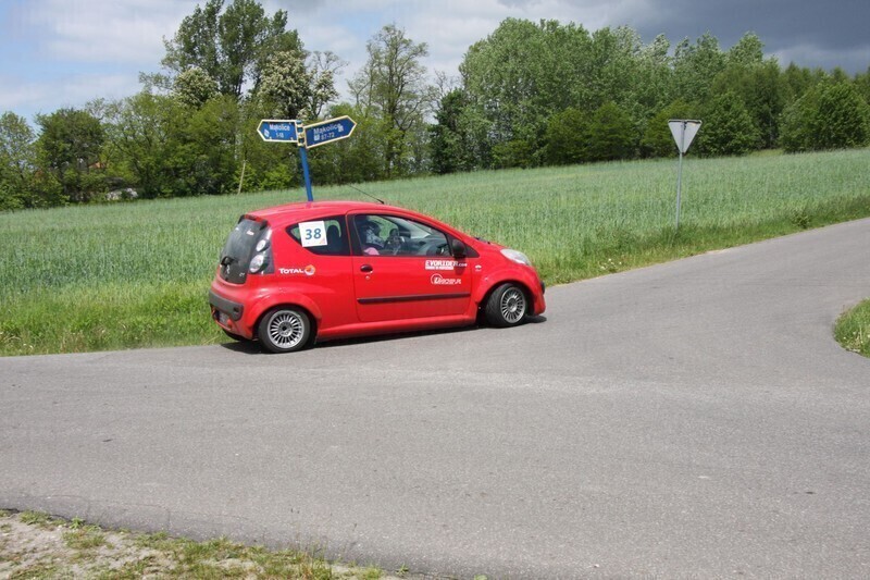 Zdjęcie 30: Kierowcy ścigali się w Mąkolicach i Kamiennej