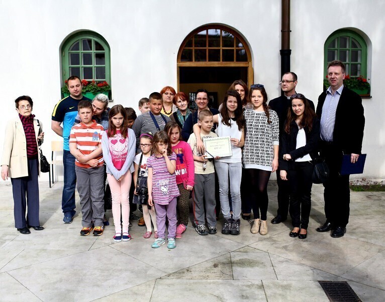 Fundacja Wyciągamy Dzieci z Bramy dla młodych piotrkowian