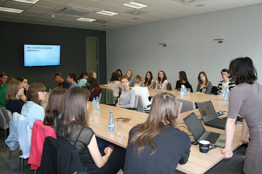 Młodzież chętnie słucha o nowotworach