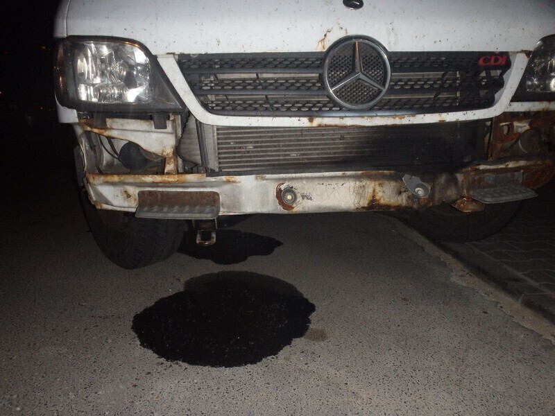 Kierowcy Za plamy oleju pozostawione na jezdni grozi mandat