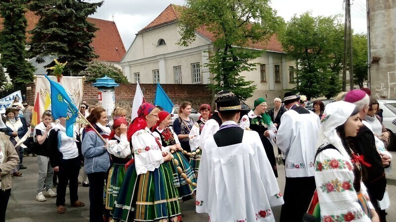 Zdjęcie 12: Pielgrzymka z Łowicza przeszła przez Piotrków
