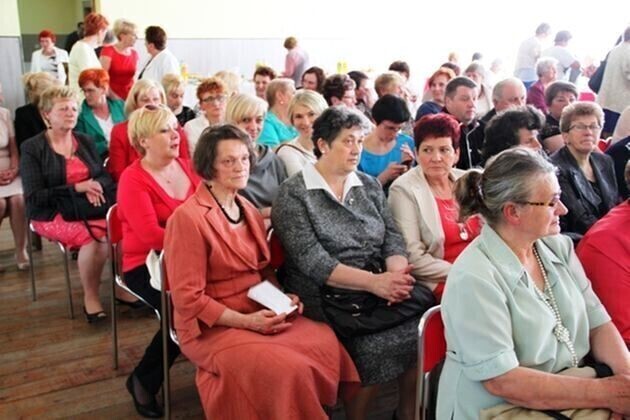 Zdjęcie 2: Srock: Wręczyli ordery matkom wsi 