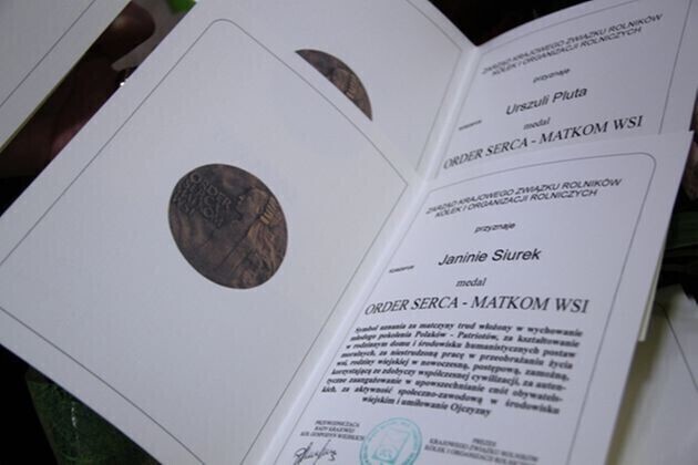 Zdjęcie 7: Srock: Wręczyli ordery matkom wsi 