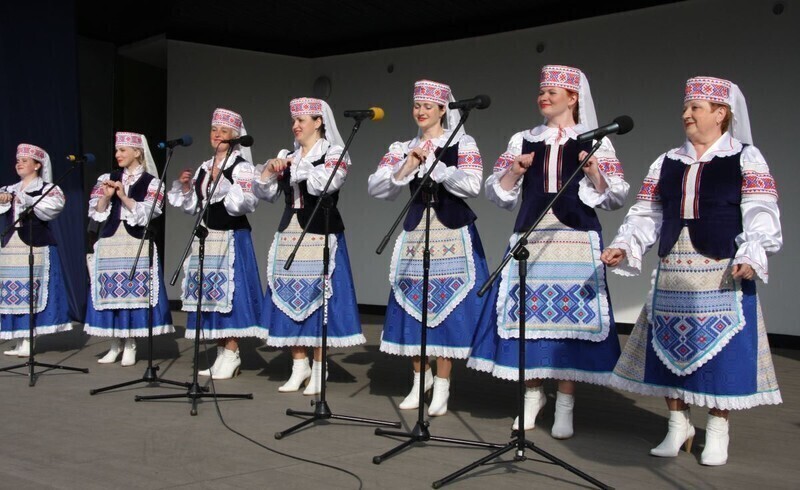 Zdjęcie 5: Goście z miast partnerskich śpiewali w amfiteatrze 