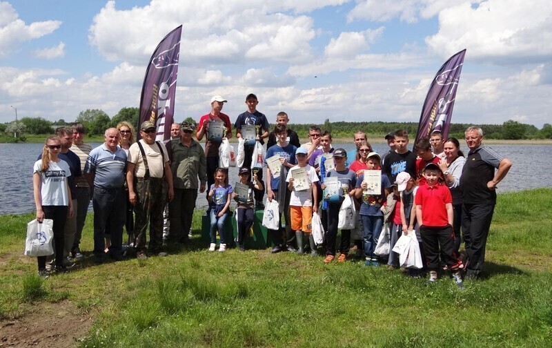 Zdjęcie 3: Wędkowali z okazji Dnia Dziecka 