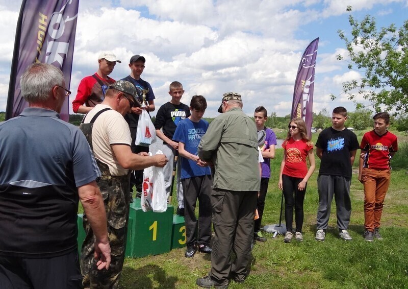 Zdjęcie 5: Wędkowali z okazji Dnia Dziecka 