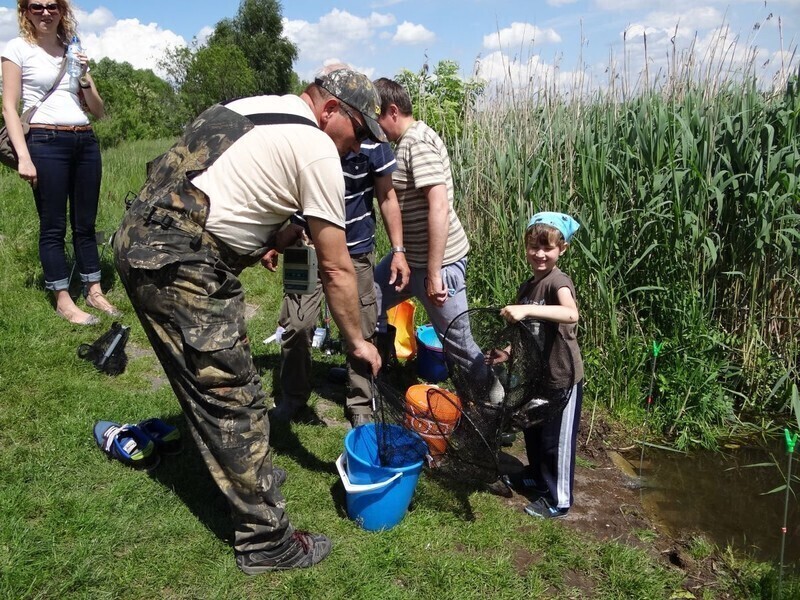 Zdjęcie 6: Wędkowali z okazji Dnia Dziecka 