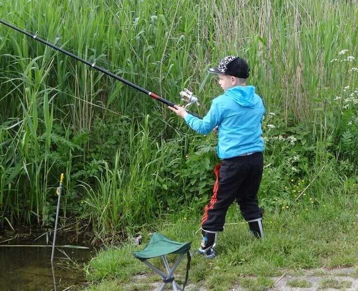 Zdjęcie 8: Wędkowali z okazji Dnia Dziecka 
