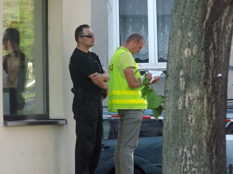 Zdjęcie 2: Napad na bank przy ul. Słowackiego. Kto widział sprawcę? 