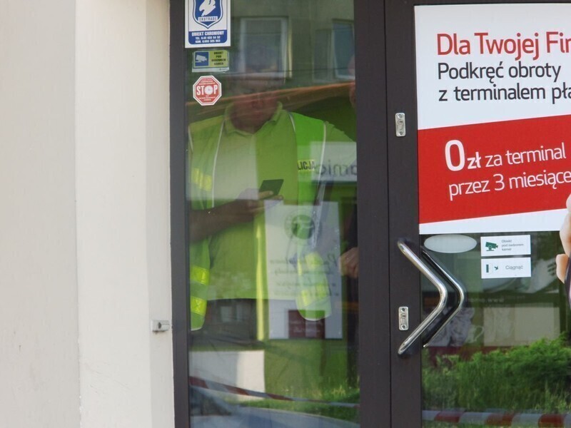 Zdjęcie 5: Napad na bank przy ul. Słowackiego. Kto widział sprawcę? 