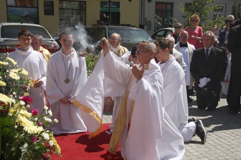 Zdjęcie 17: Boże Ciało w Piotrkowie. Procesja z kościoła farnego [ZDJĘCIA]