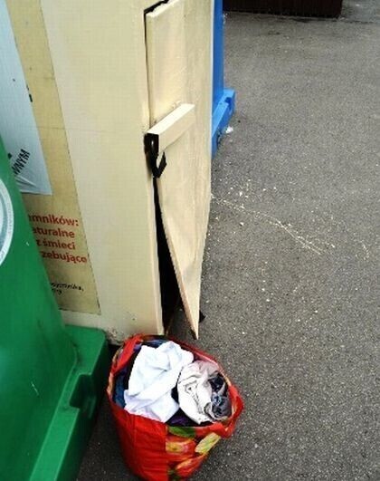 Włamał się do pojemnika z używaną odzieżą
