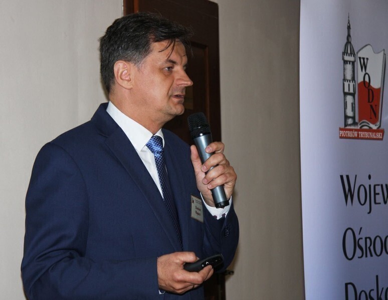 Zdjęcie 2: Inwazja dyrektorów w Zielonym Gościńcu