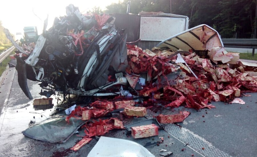 Zdjęcie 1: Kraksa na S8 niedaleko Tomaszowa 