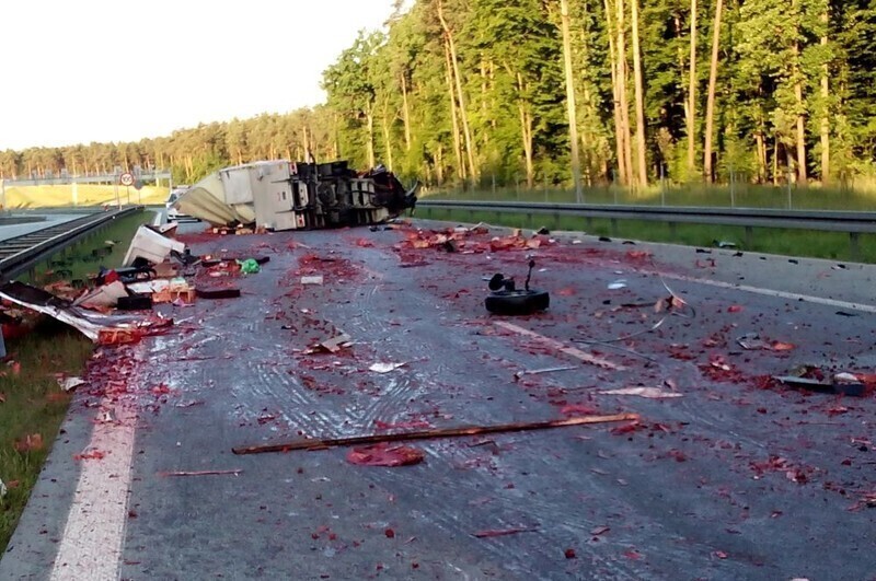 Zdjęcie 3: Kraksa na S8 niedaleko Tomaszowa 