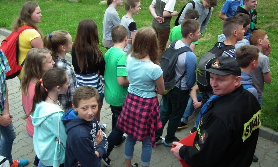 Ogień pojawił się w szkolnej bibliotece ćwiczenia w Gomulinie