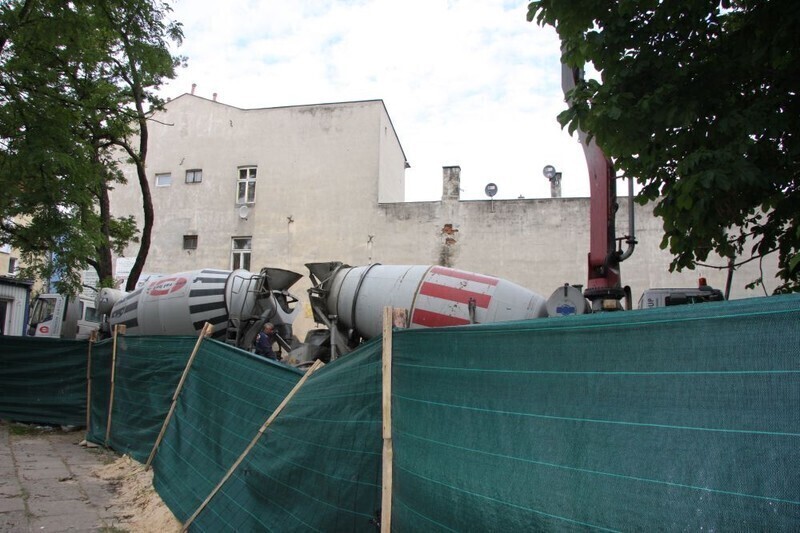 Zdjęcie 5: Przy piotrkowskiej cerkwi praca wre 