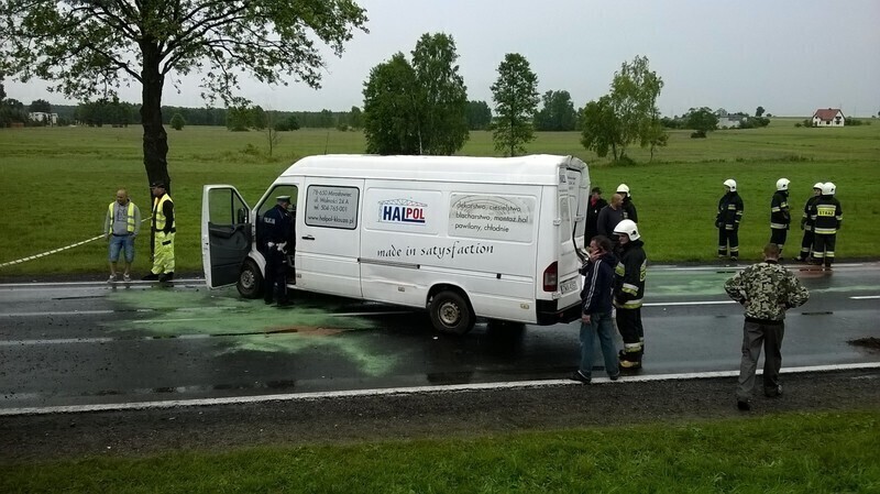 Zdjęcie 3: W Korytnicy dachowała karetka. Utrudnienia zakończone