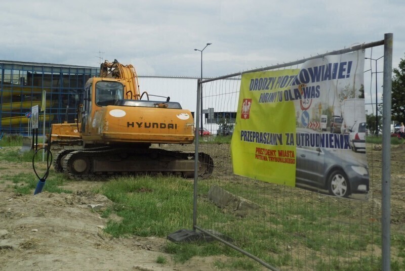 Zdjęcie 5: Pomiędzy basenem a kortami znów budują 