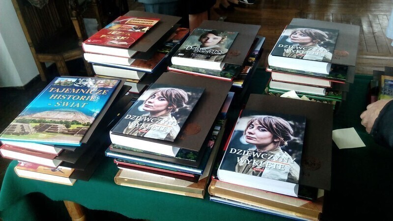 Zdjęcie 7: Prezydent nagrodził najlepszych uczniów 