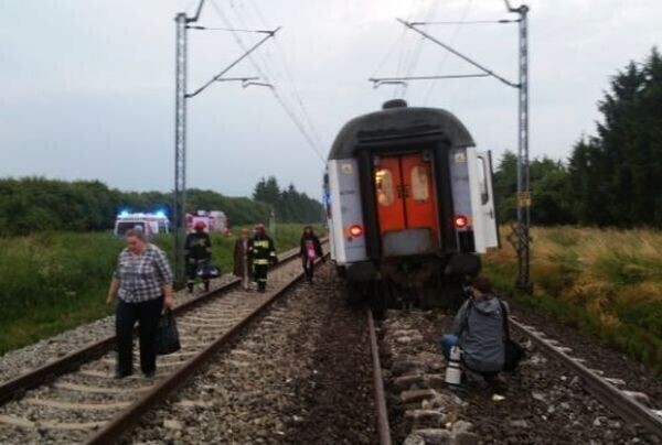 Zdjęcie 4: Pociąg staranował tira [ZDJĘCIA]