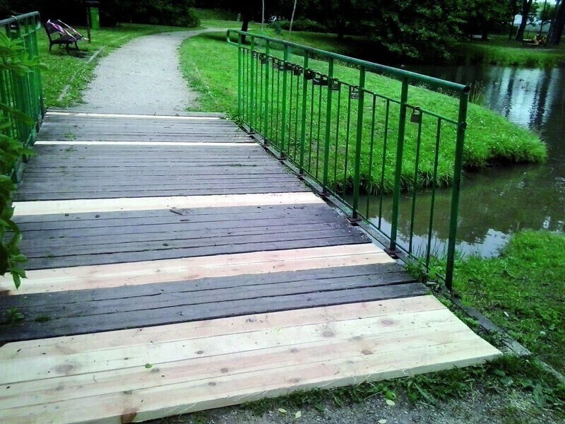 Wreszcie naprawili kładkę w parku Belzackim