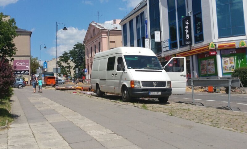 Zdjęcie 2: Kierowcy, uważajcie na utrudnienia na ul. Sienkiewicza!