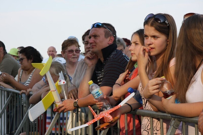 Zdjęcie 2: F-16 na niebie, Kukiz na scenie 